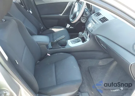 2011 Mazda Mazda3 I Sport z USA, uszkodzony, nr VIN JM1BL1UF2B1378953